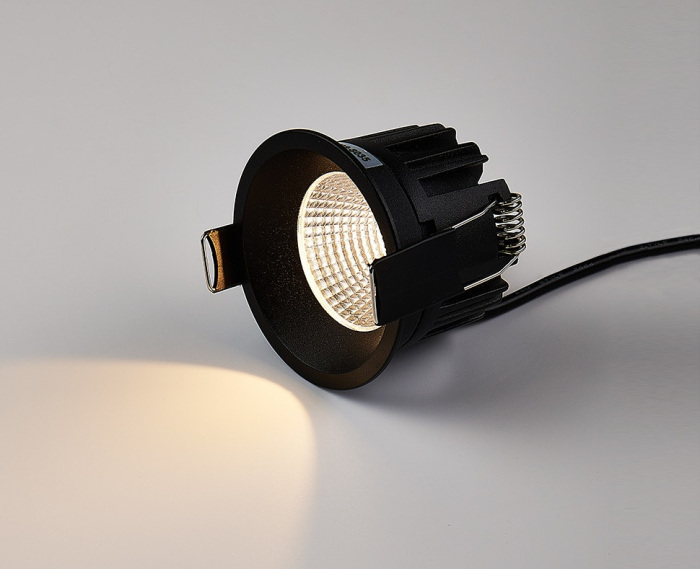 IT08-8035 black 3000K_