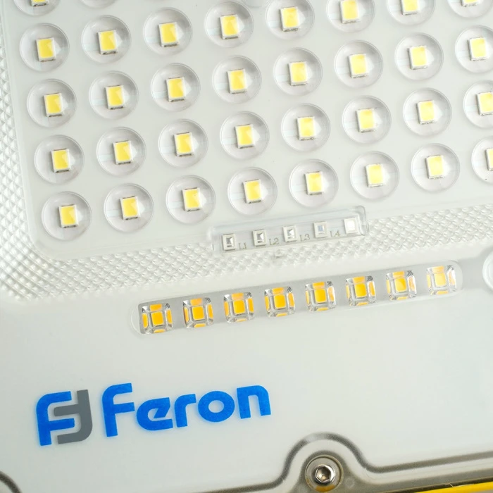 48676 Feron