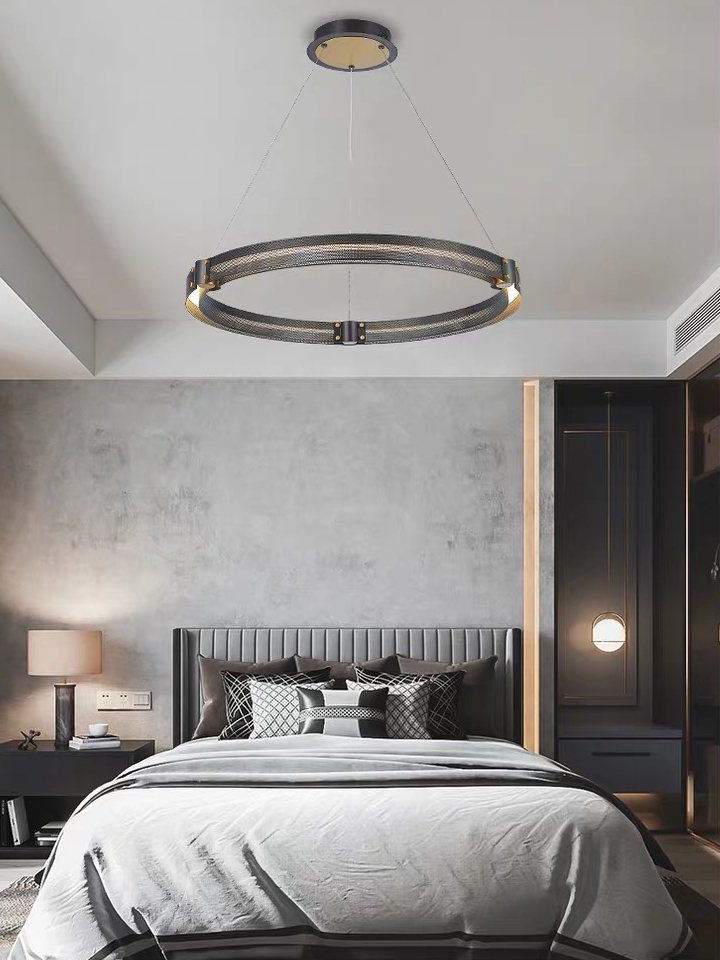 MD19030068-1B black/gold